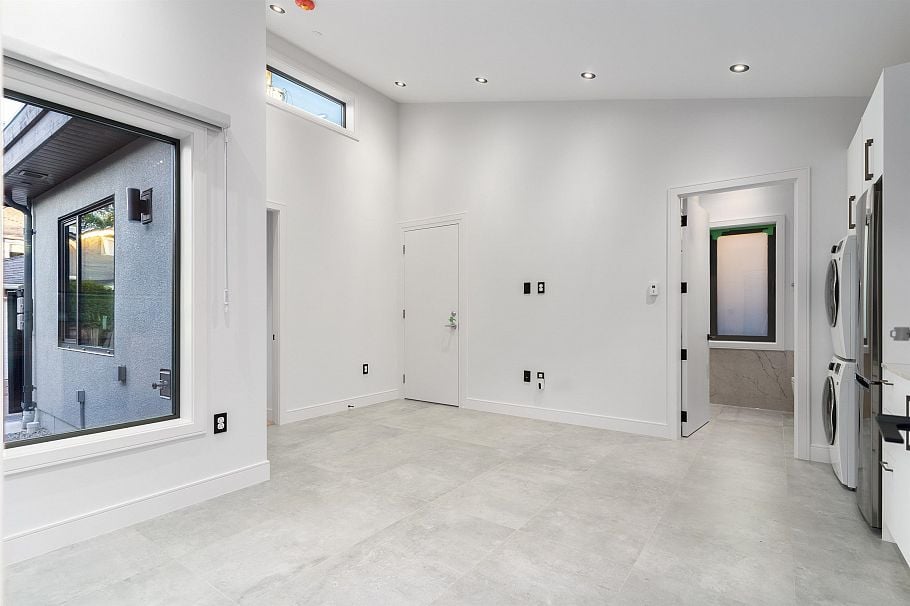 1 3349 W 27th Avenue Vancouver, BC - 38