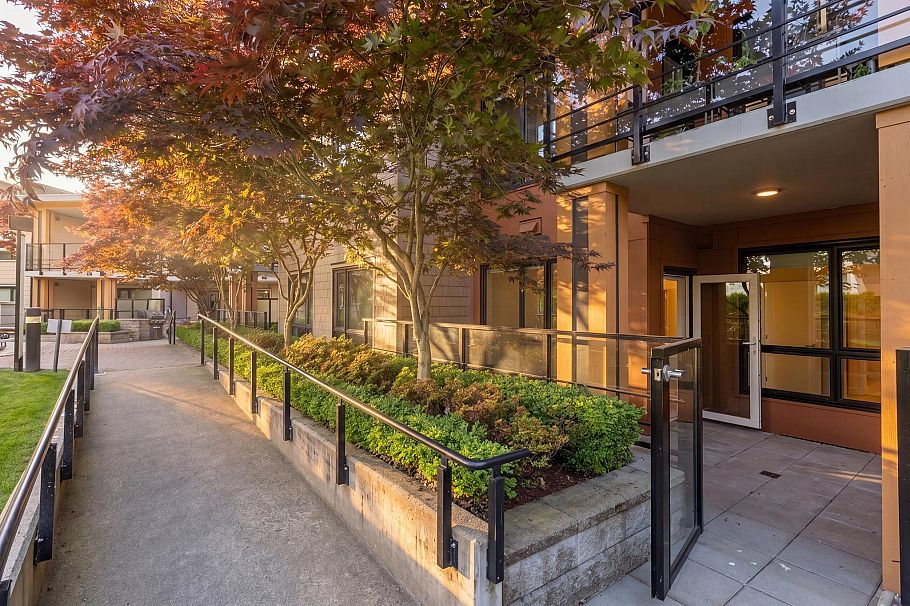 218 3220 Connaught Crescent North Vancouver, BC - 15