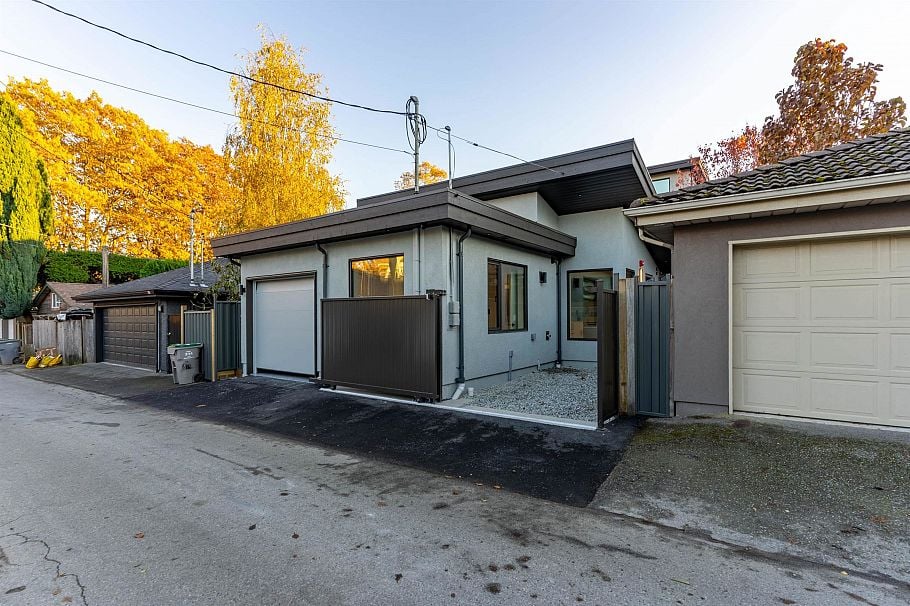 1 3349 W 27th Avenue Vancouver, BC - 36