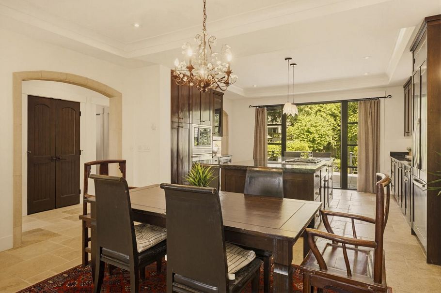1134 Montroyal Boulevard North Vancouver, BC - 5