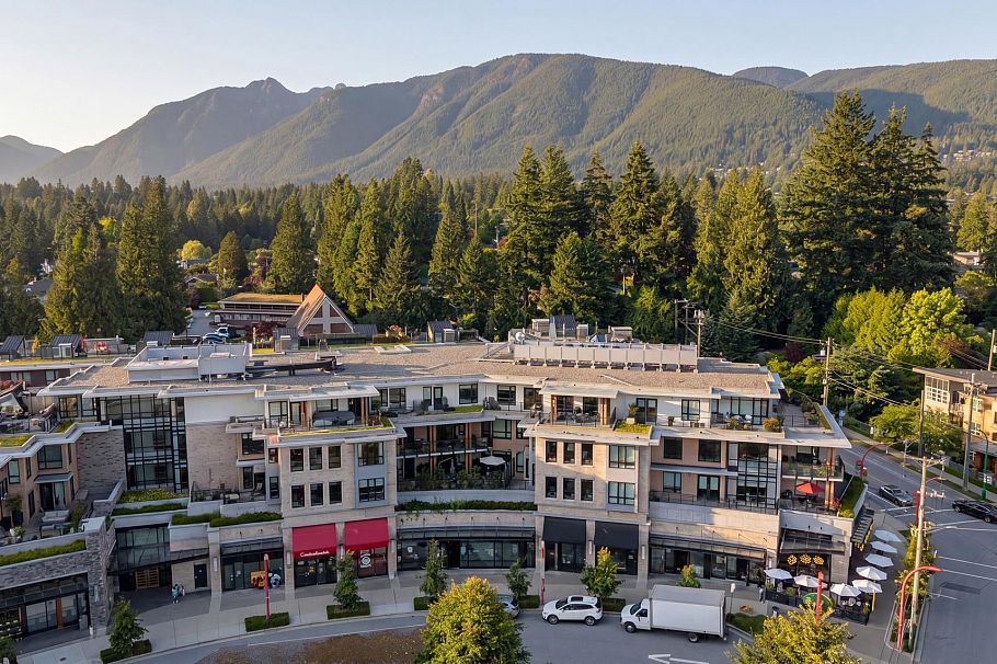 218 3220 Connaught Crescent North Vancouver, BC - 20
