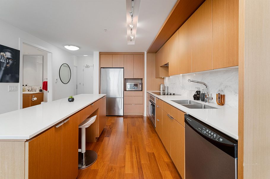 1503 158 W 13th Street North Vancouver, BC - 8