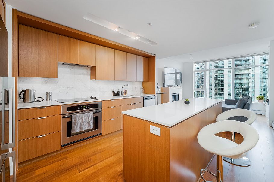 1503 158 W 13th Street North Vancouver, BC - 7