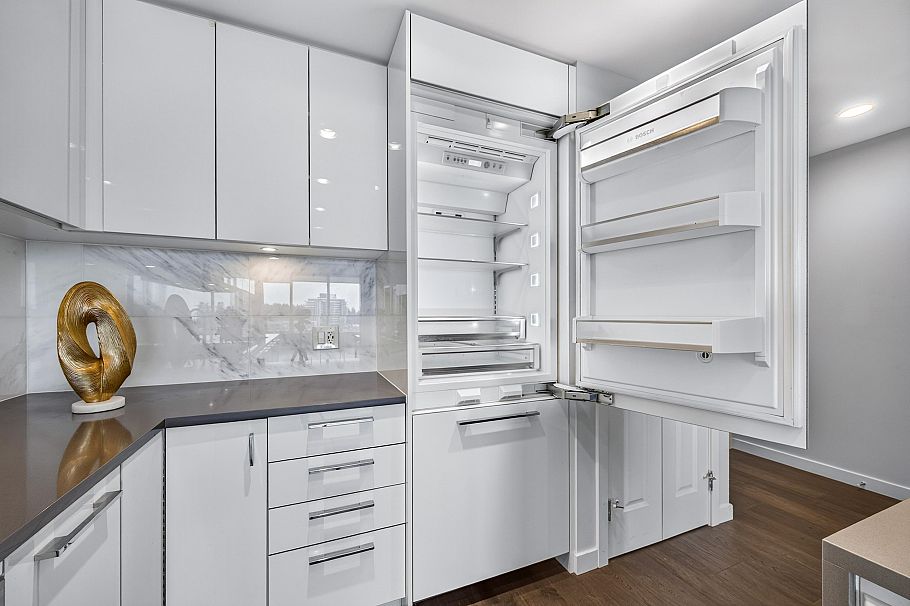 1302 3487 Binning Road Vancouver, BC - 16