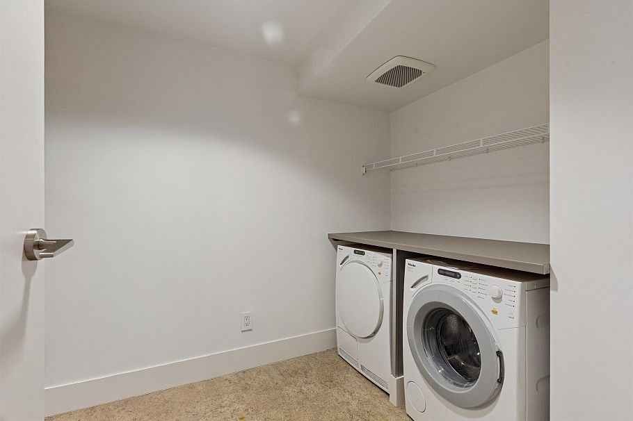 2702 667 Howe Street Vancouver, BC - 29