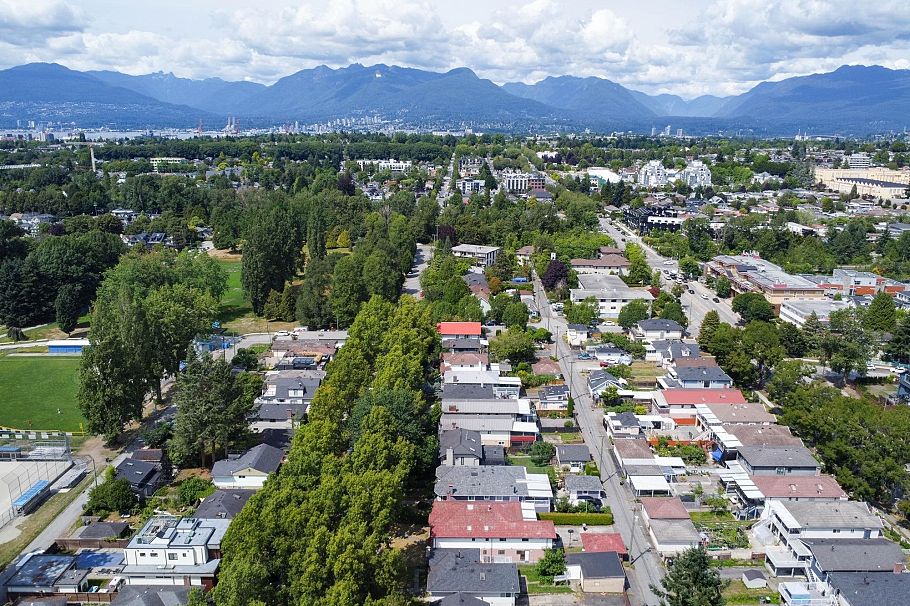 3230 Garden Drive Vancouver, BC - 38