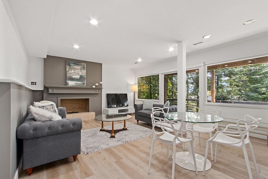 615 E Kings Road North Vancouver, BC - 22