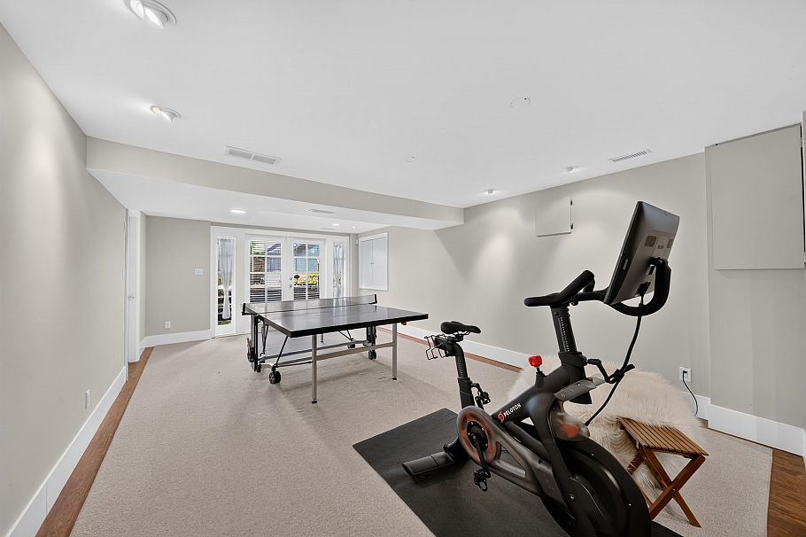 4655 W 6th Avenue Vancouver, BC - 22