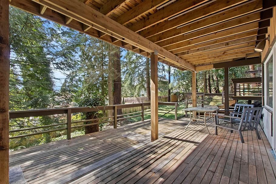 615 E Kings Road North Vancouver, BC - 17
