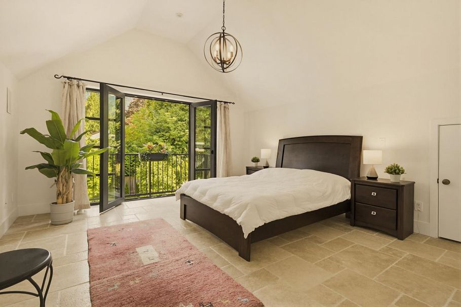 1134 Montroyal Boulevard North Vancouver, BC - 12