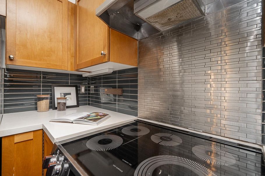 26 2375 W Broadway Vancouver, BC - 16