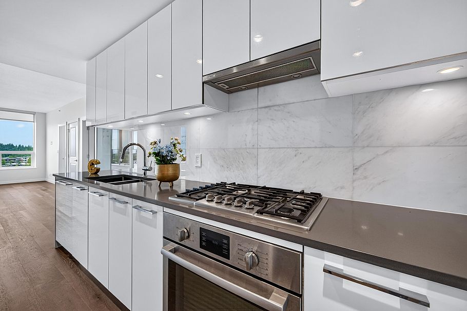 1302 3487 Binning Road Vancouver, BC - 12