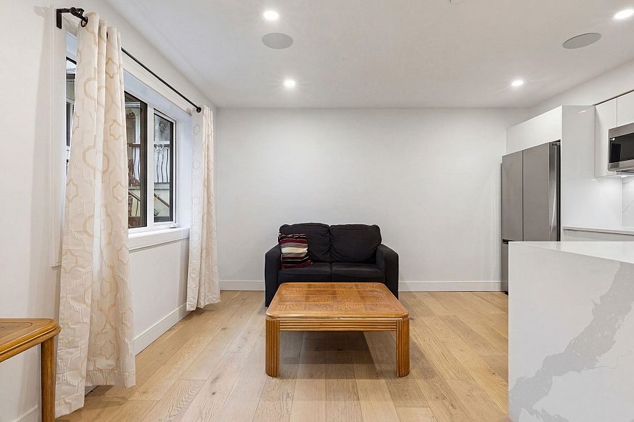 2885 E Georgia Street Vancouver, BC - 5