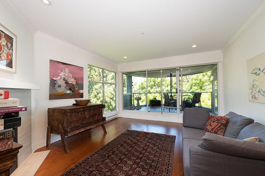 303 2250 W 3rd Avenue Vancouver, BC - 4
