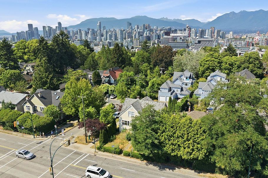 93 W 12th Avenue Vancouver, BC - 6