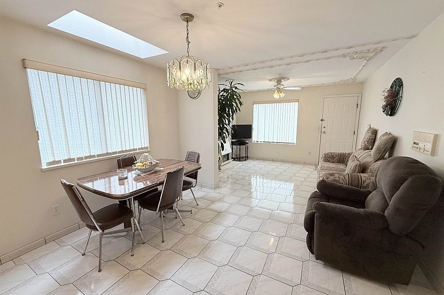 2458 E 5th Avenue Vancouver, BC - 17
