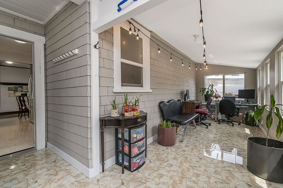 4476 Beatrice Street Vancouver, BC - 30