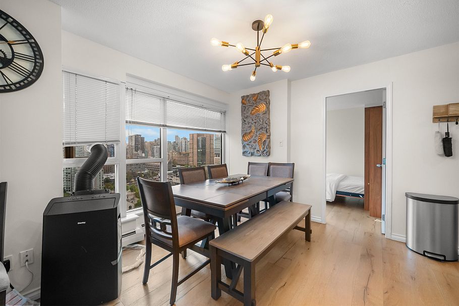 2204 183 Keefer Place Vancouver, BC - 3