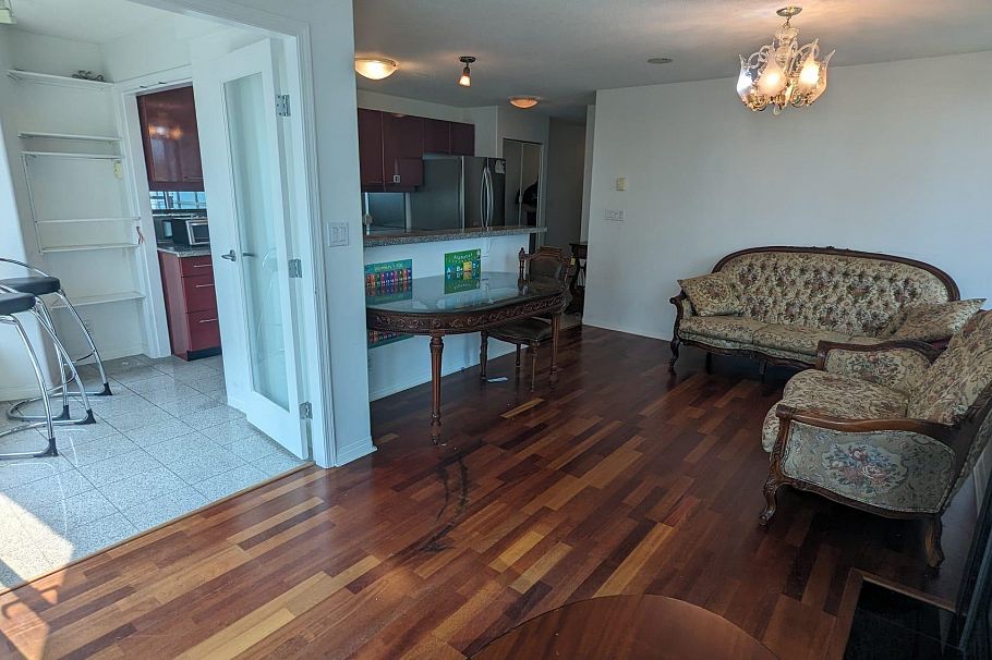 907 1328 W Pender Street Vancouver, BC - 2