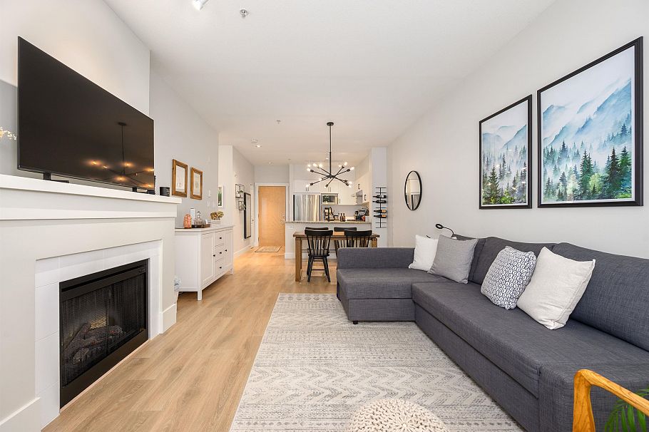 112 2601 Whiteley Court North Vancouver, BC - 4