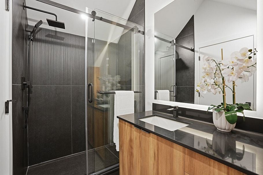 1 2438 E 20th Avenue Vancouver, BC - 27