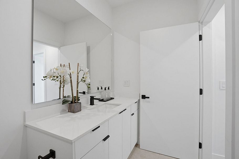 1 2438 E 20th Avenue Vancouver, BC - 20