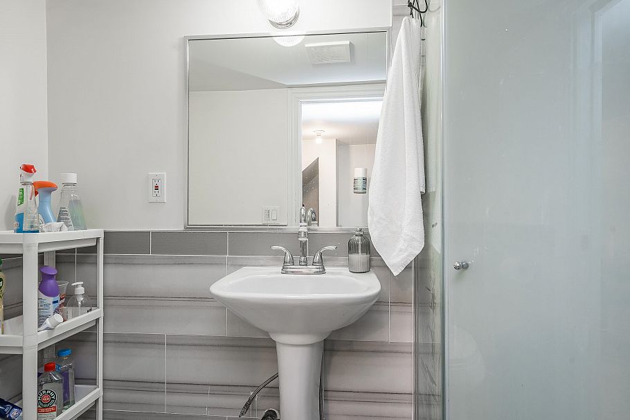 4476 Beatrice Street Vancouver, BC - 27
