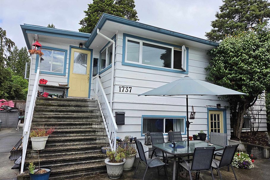 1737 Larson Road North Vancouver, BC - 1