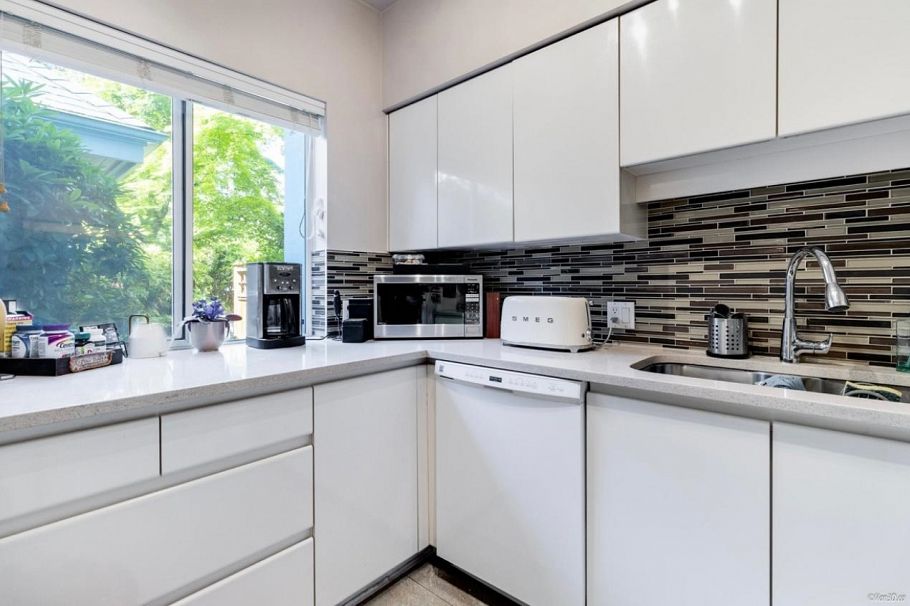 204 3188 Camosun Street Vancouver, BC - 4