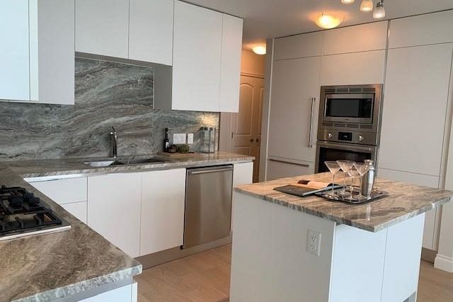 904 175 Victory Ship Way North Vancouver, BC - 3