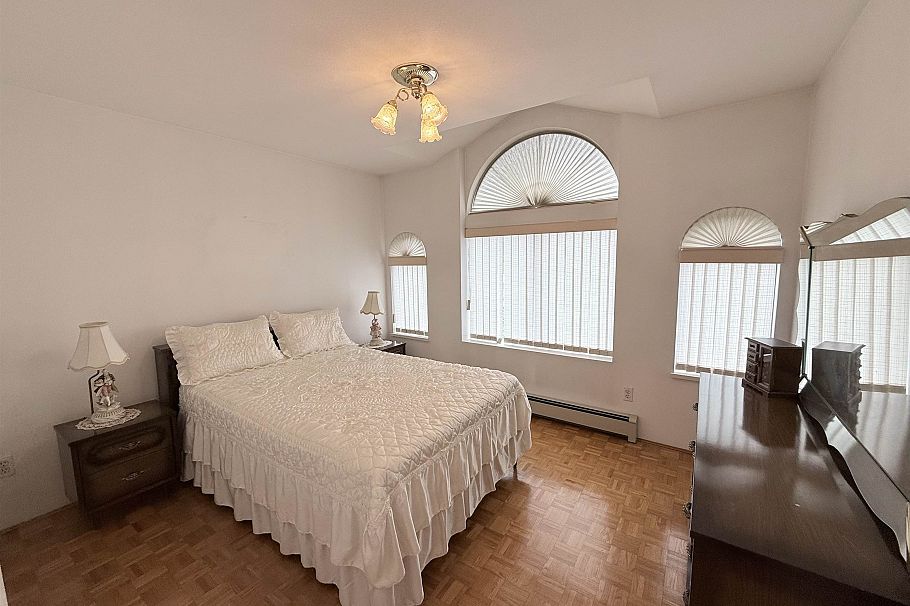 2458 E 5th Avenue Vancouver, BC - 15