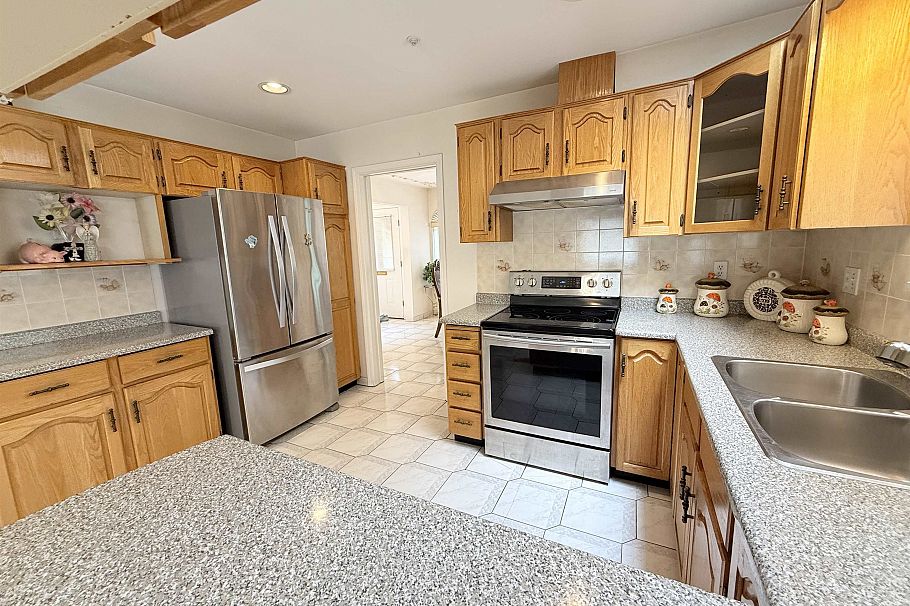 2458 E 5th Avenue Vancouver, BC - 5