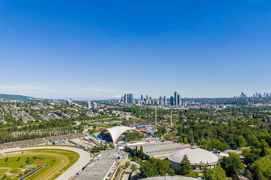 2877 Cambridge Street Vancouver, BC - 29