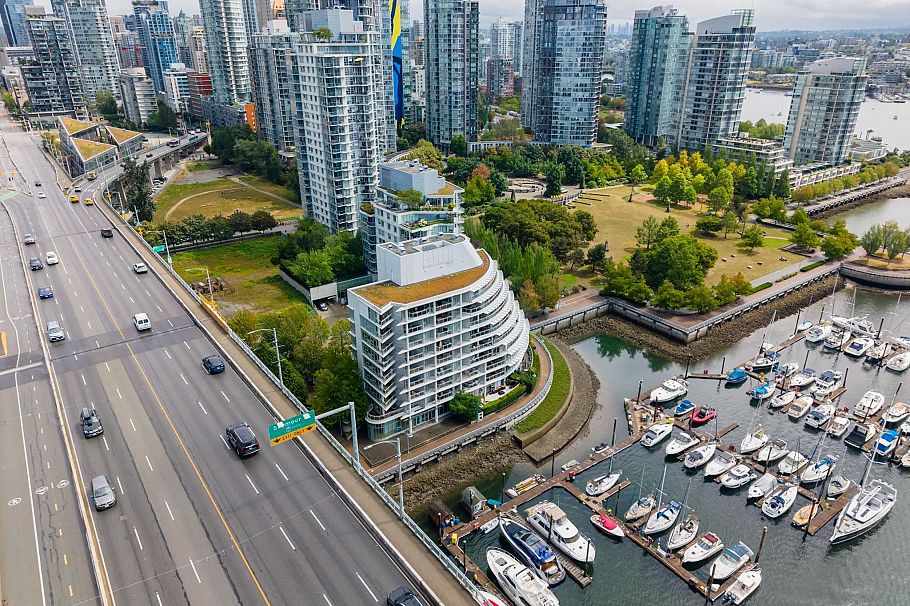 802 628 Kinghorne Mews Vancouver, BC - 33