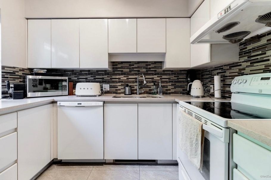 204 3188 Camosun Street Vancouver, BC - 5