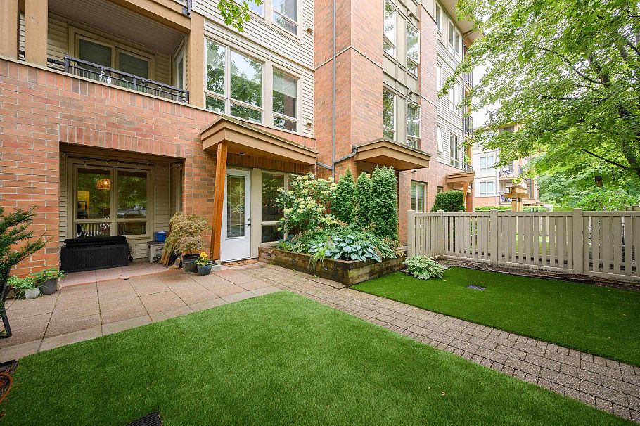 112 2601 Whiteley Court North Vancouver, BC - 3