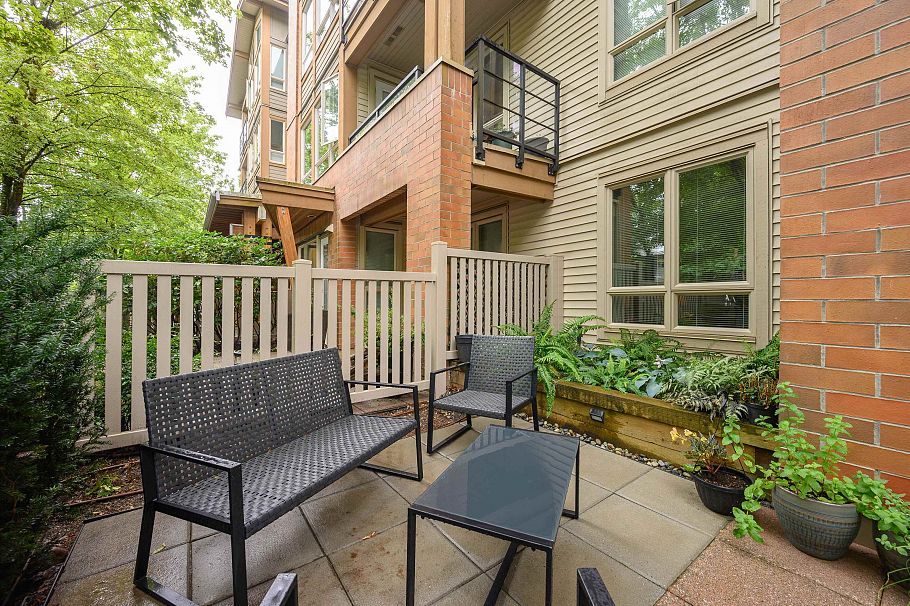 112 2601 Whiteley Court North Vancouver, BC - 25