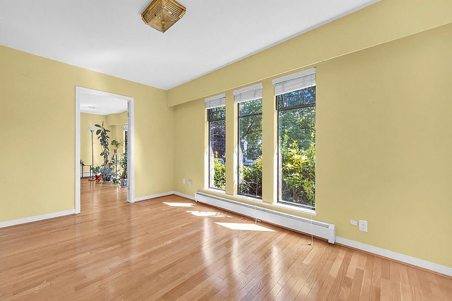 137 W Woodstock Avenue Vancouver, BC - 7