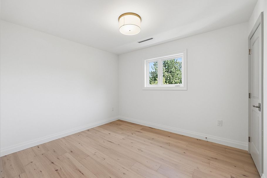 1249 Frederick Road North Vancouver, BC - 27