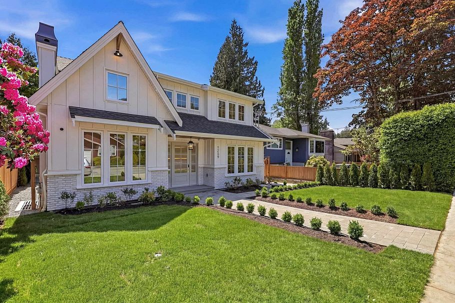 1249 Frederick Road North Vancouver, BC - 2