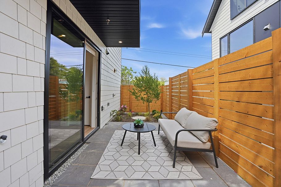 2436 E 20th Avenue Vancouver, BC - 12