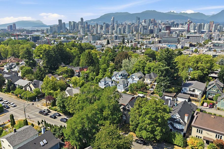 57 W 12th Avenue Vancouver, BC - 6