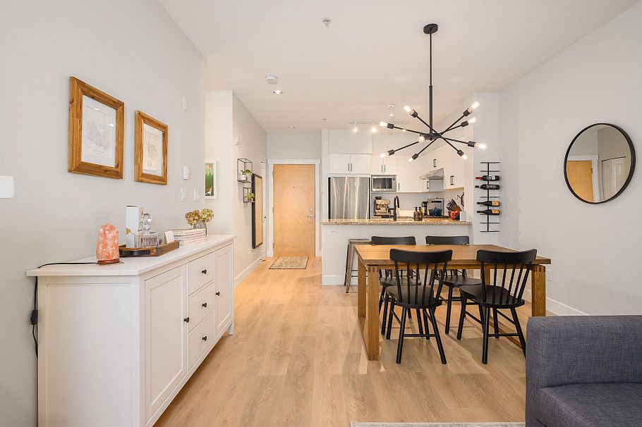 112 2601 Whiteley Court North Vancouver, BC - 7