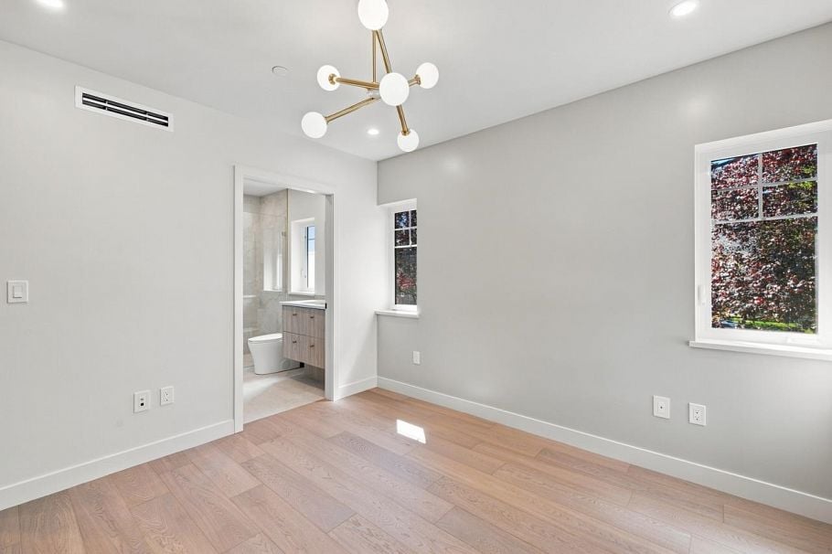 3206 E Georgia Street Vancouver, BC - 19