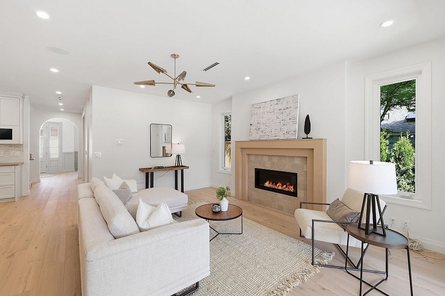 1249 Frederick Road North Vancouver, BC - 9