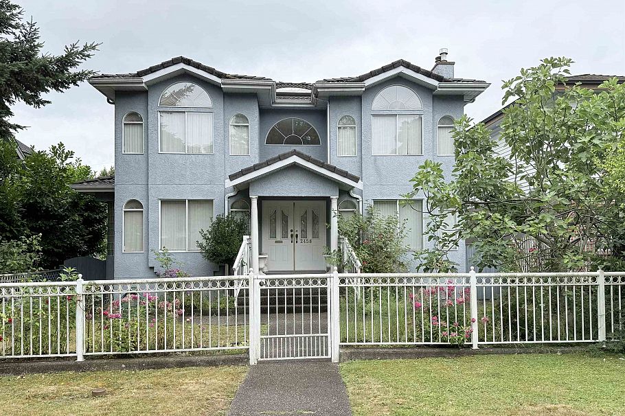 2458 E 5th Avenue Vancouver, BC - 1
