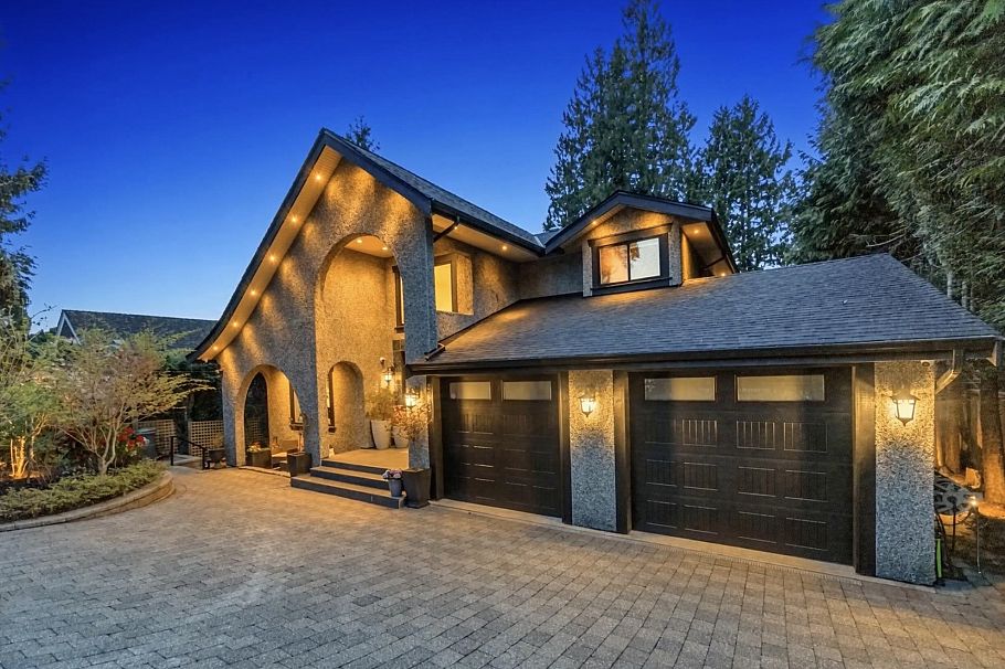 3263 Norwood Avenue North Vancouver, BC - 1