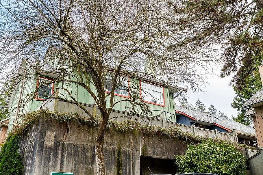 42 900 W 17th Street North Vancouver, BC - 2