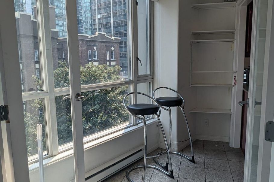 907 1328 W Pender Street Vancouver, BC - 5