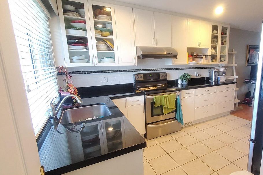 3105 E 47th Avenue Vancouver, BC - 5
